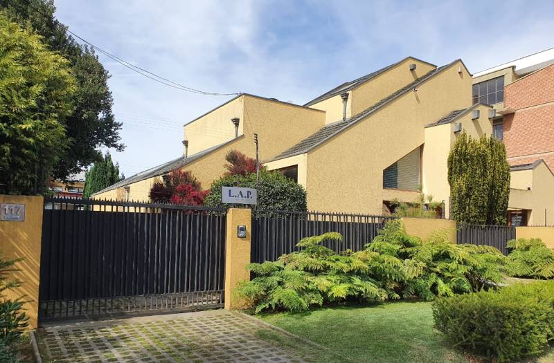 CASA CON DESTINO COMERCIAL LOS CANELOS