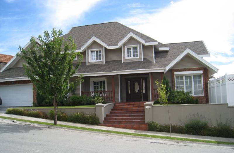 ESPECTACULAR CASA EN LONCO PARQUE