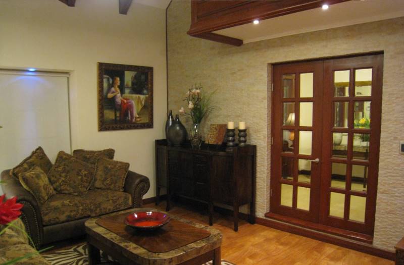 ESPECTACULAR CASA EN LONCO PARQUE