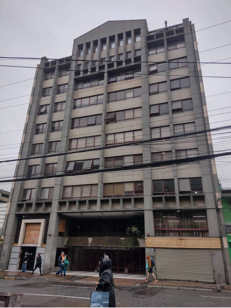 LOCAL COMERCIAL A PASOS DE PASEO PEATONAL