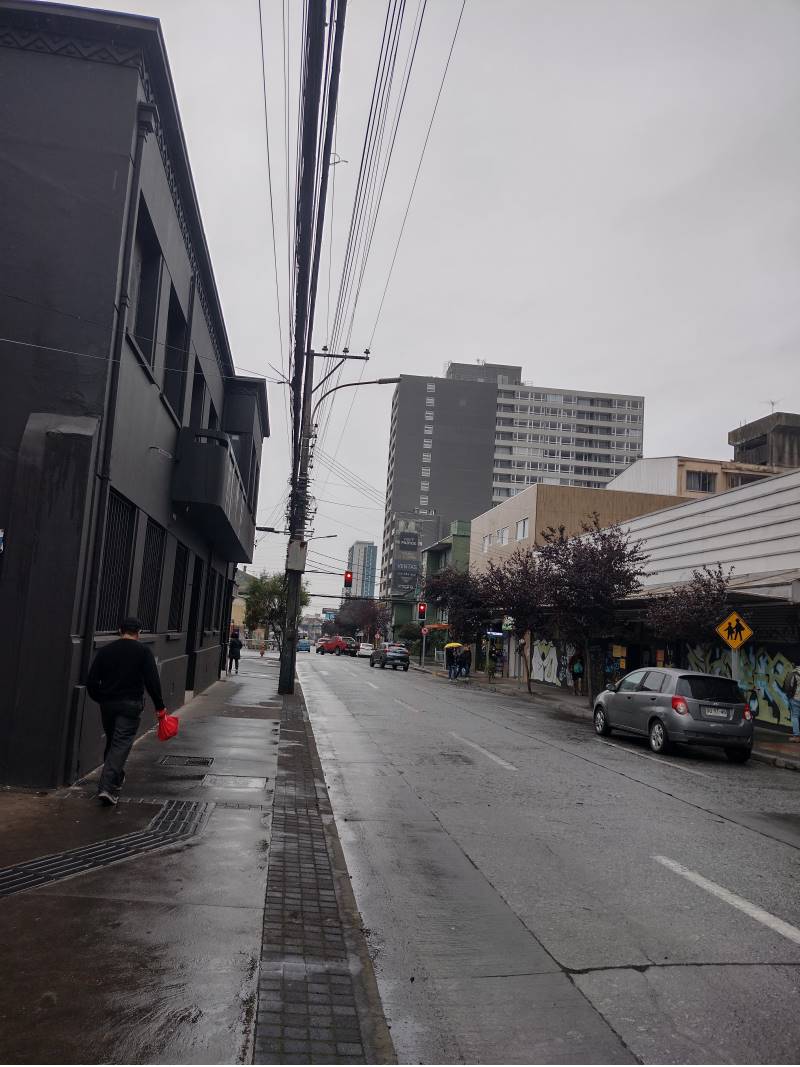 LOCAL COMERCIAL A PASOS DE PASEO PEATONAL