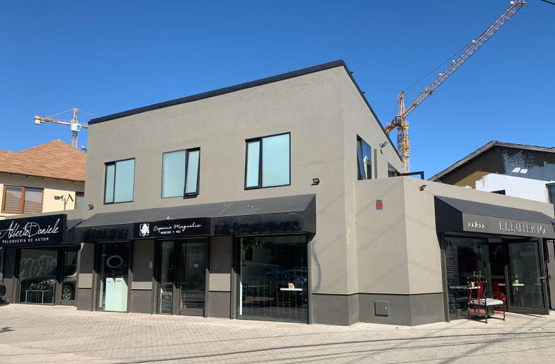 EXCELENTE LOCAL COMERCIAL EN EXCLUSIVO STRIP CENTER