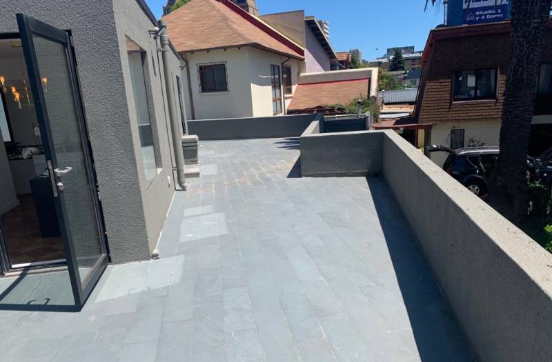 EXCELENTE LOCAL COMERCIAL EN EXCLUSIVO STRIP CENTER