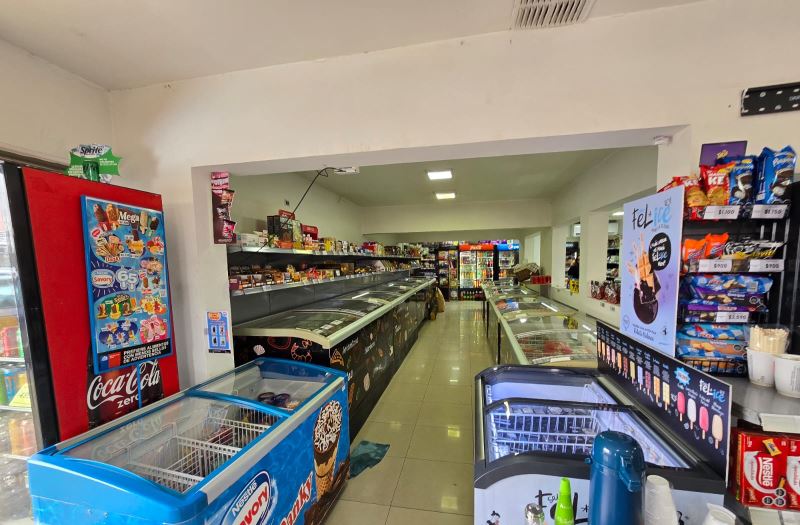 AMPLIO LOCAL COMERCIAL EN LOMAS DE SAN ANDRES